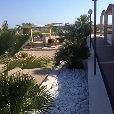 Bandiera Gialla Aparthotel *