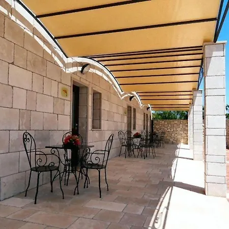 Aparthotel Bandiera Gialla *