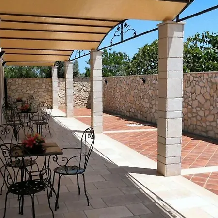 Bandiera Gialla Aparthotel *