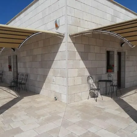 Aparthotel Bandiera Gialla